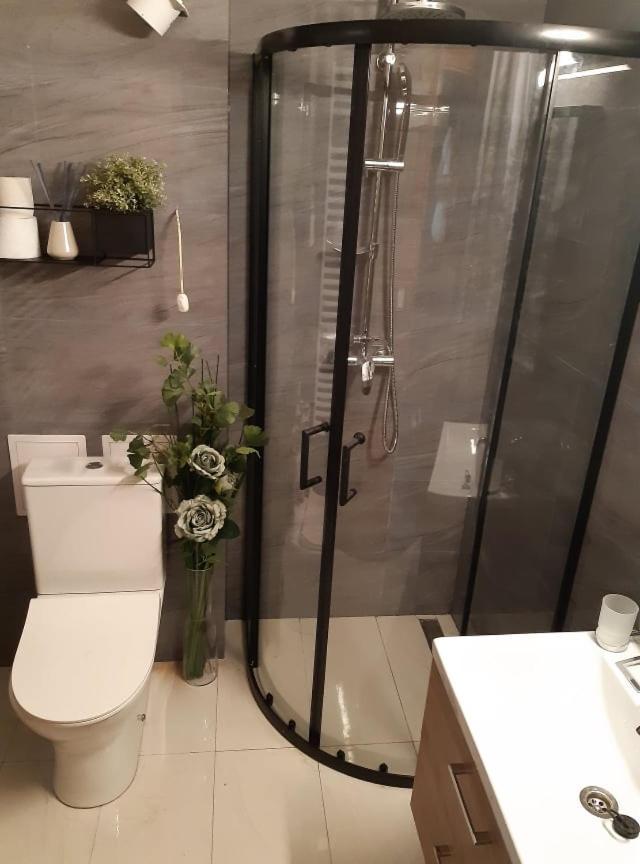 Family Apartments 도노발리 외부 사진